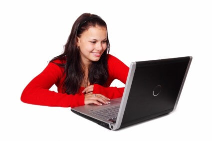 woman_behind_laptop_187220